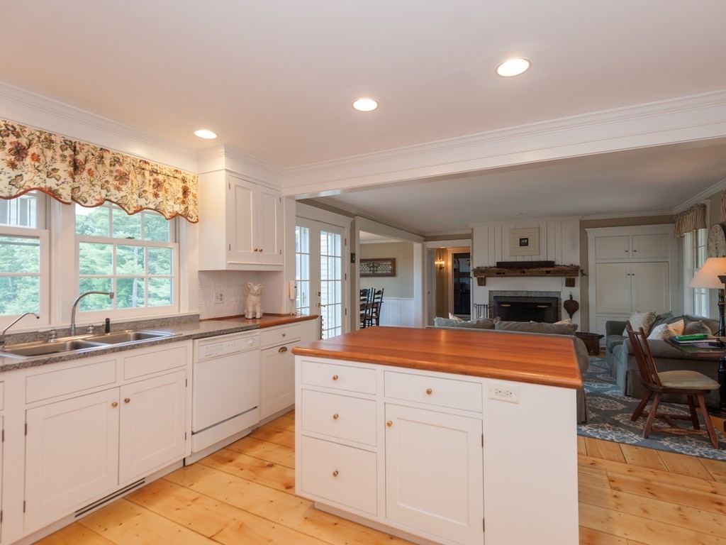 254 Bolton Road Harvard, MA 01451 - Photo 9 of 30