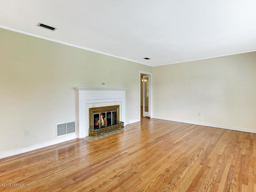4154 London Road Jacksonville, FL 32207 - Photo 9 of 40 4154 London Rd Jacksonville FL-MLS_Size-