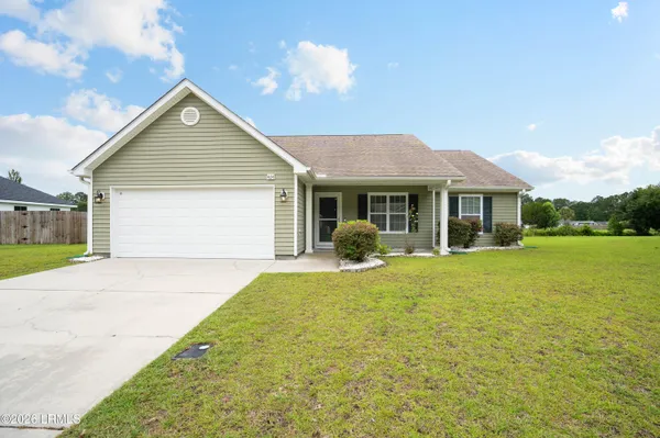 $327,900 | 464 Ridgeland Lakes Drive, Ridgeland, SC 29936