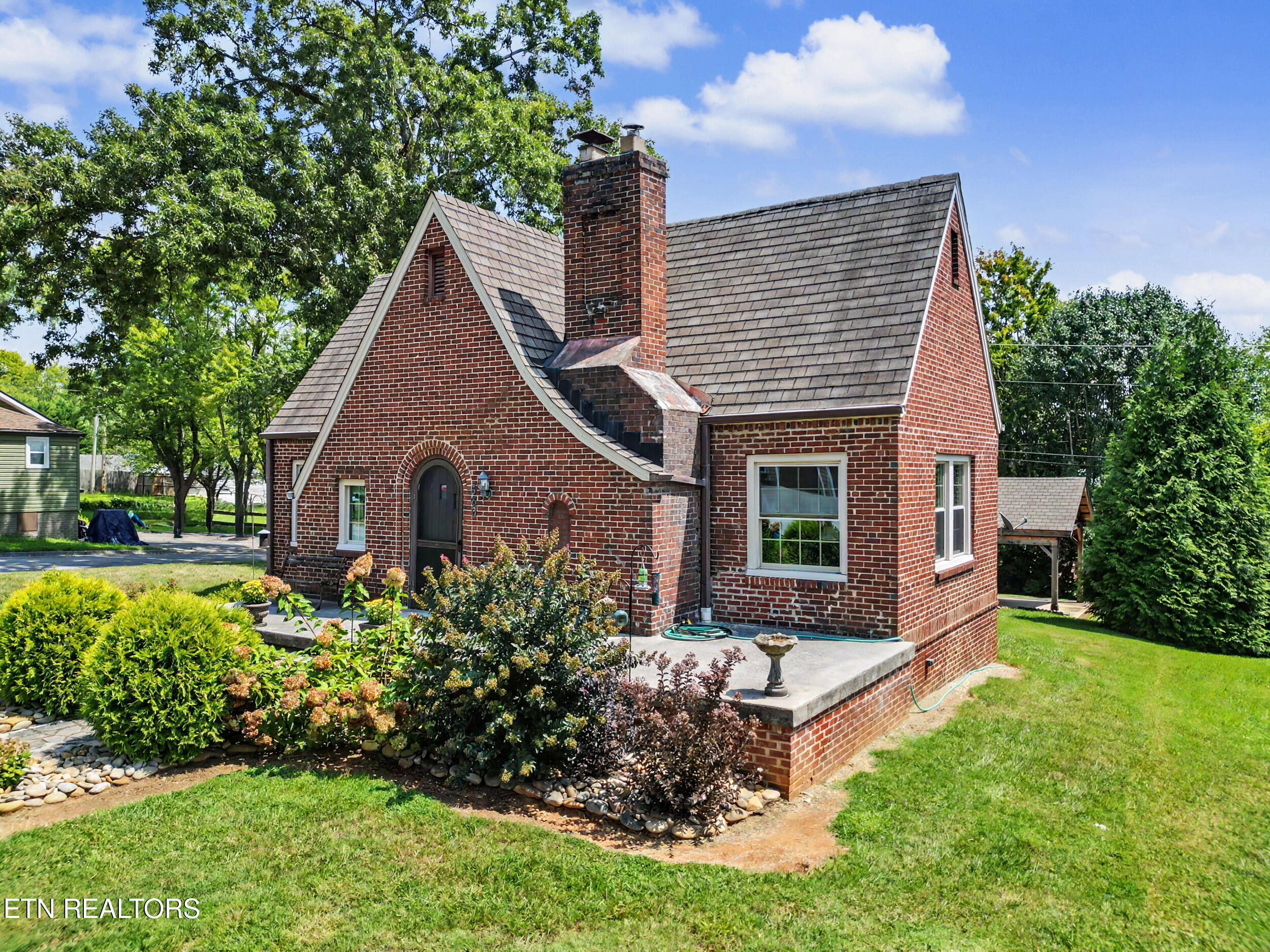 860 Gilbert Street Alcoa, TN 37701 - Photo 41 of 41 30_dji_0095_