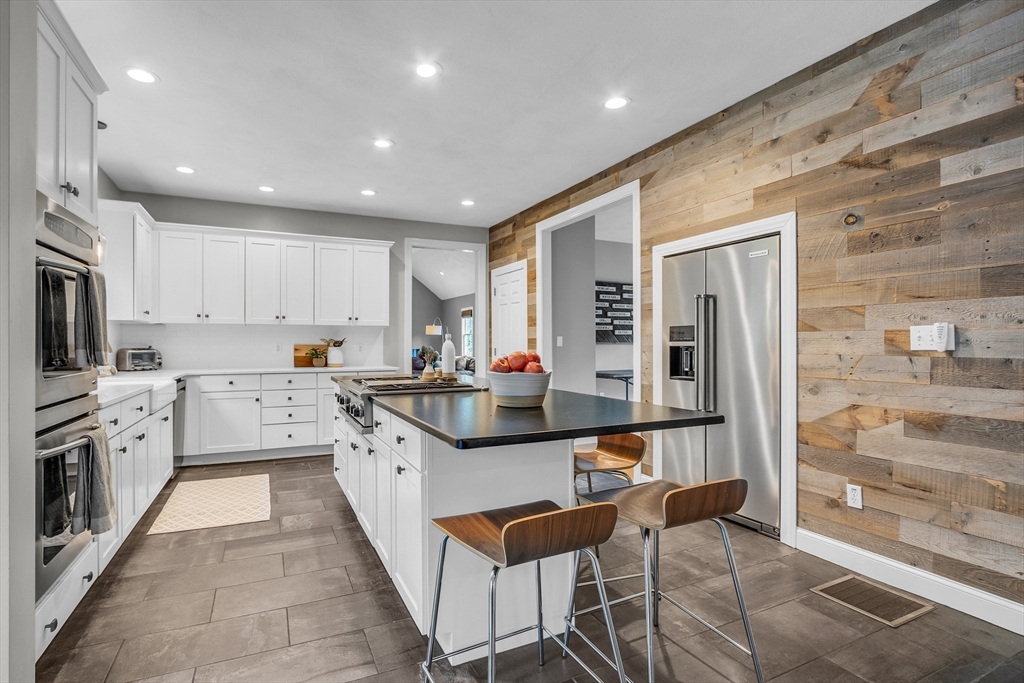 26 Kettell Plain Road Stow, MA 01775 - Photo 4 of 38 Gallery Image 4