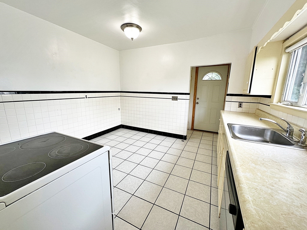 11 Puritan Road Somerville, MA 02145 - Photo 19 of 33