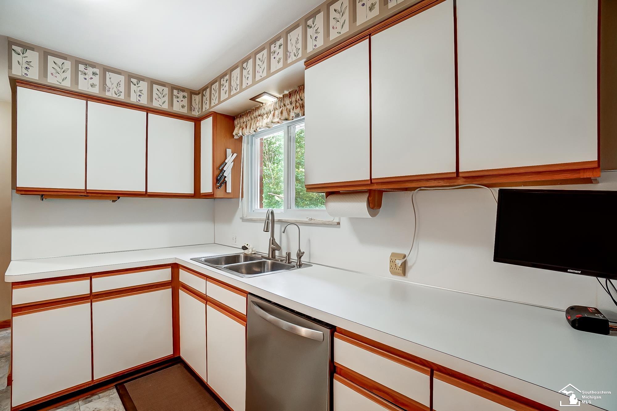 1221 West Dean Road Temperance, MI 48182 - Photo 11 of 53