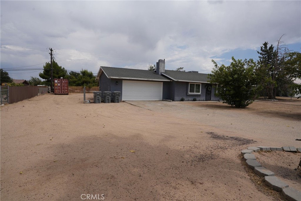 11385 Shahaptain Road Hesperia, CA 92345 - Photo 2 of 35 Gallery Image 2