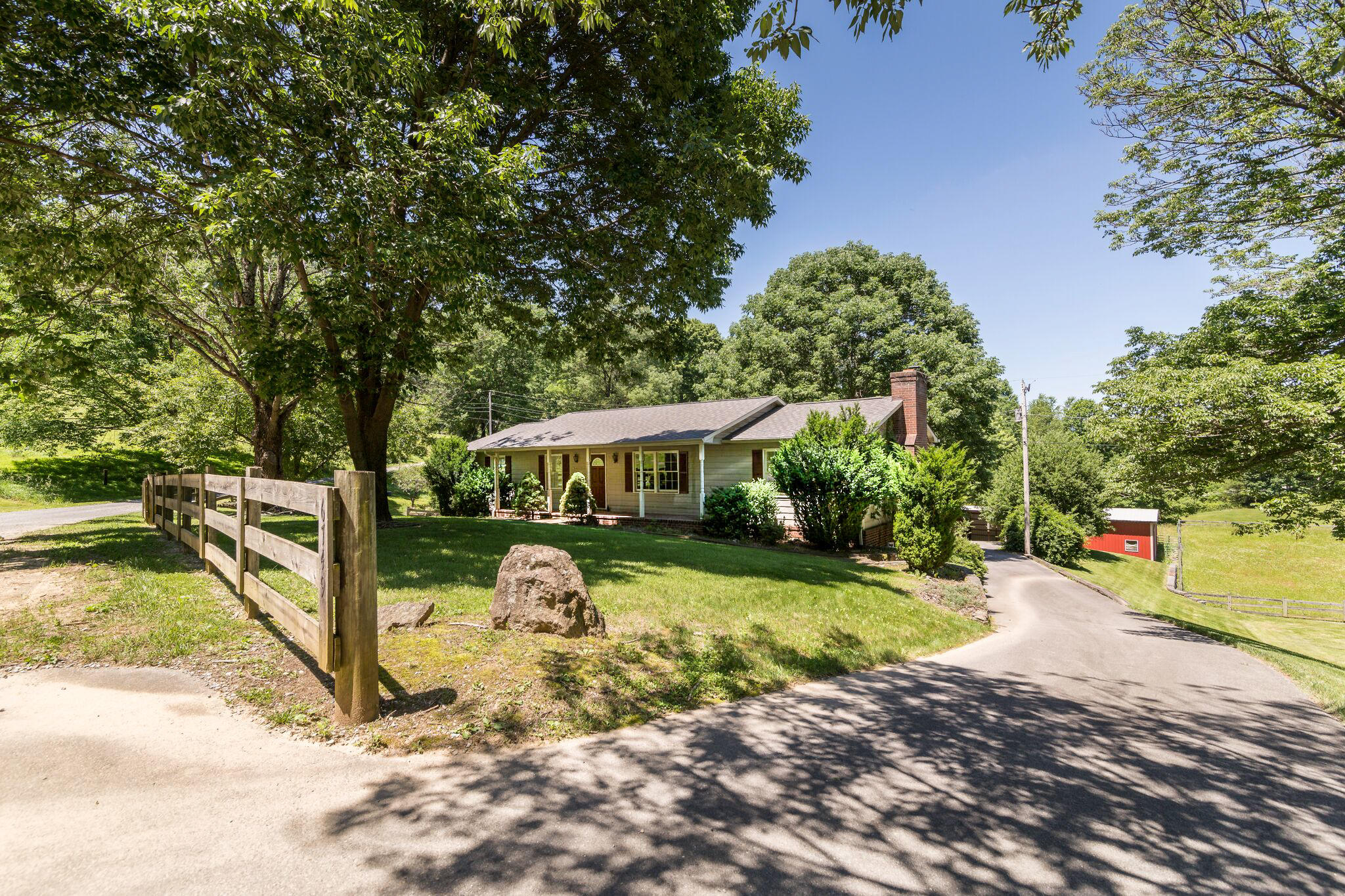 6749 Shingle Ridge Road Roanoke, VA 24018 - Photo 3 of 39 2-6749 Shingle Ridge Rd