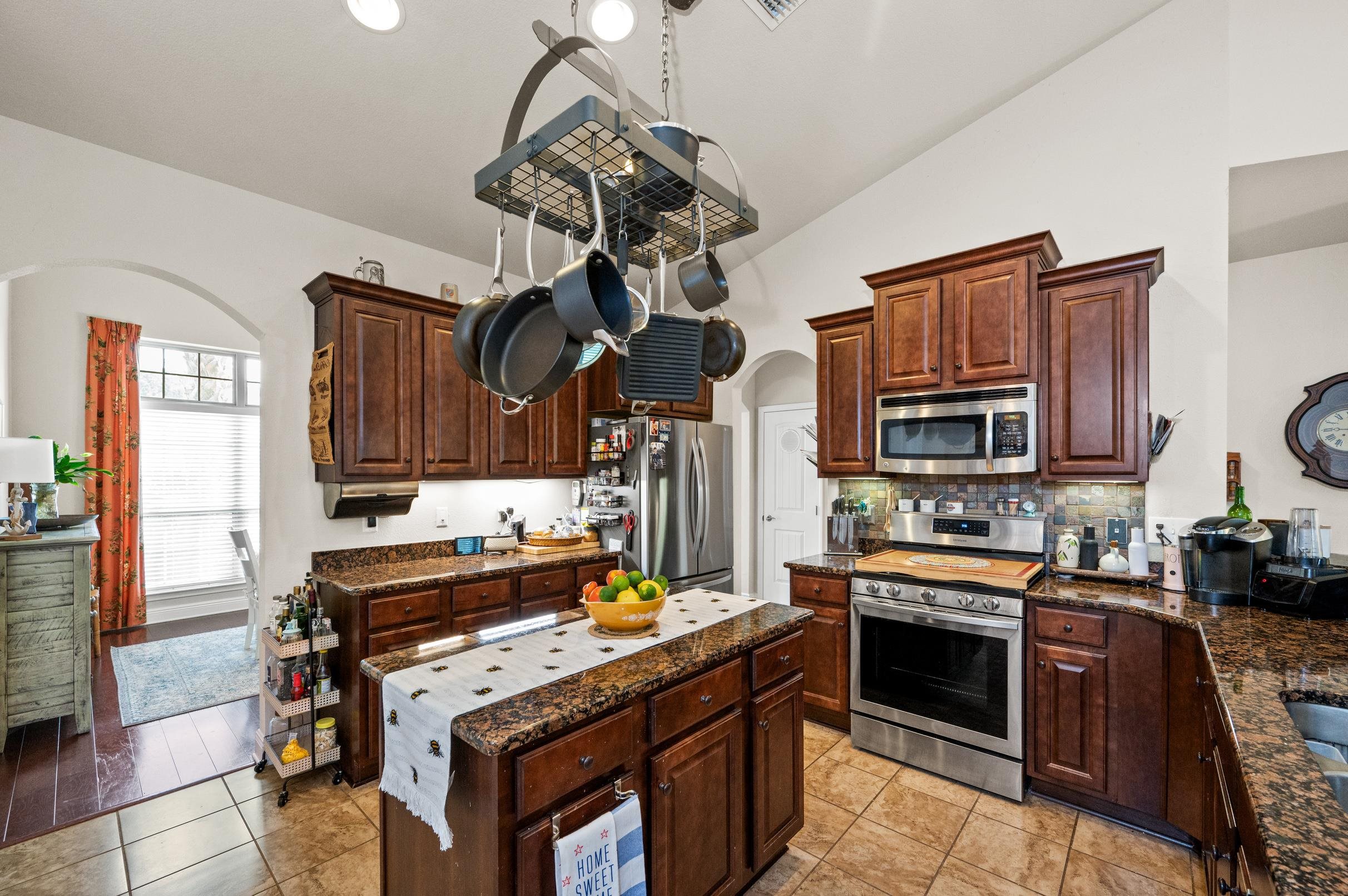 23202 Dundee Circle Foley, AL 36535 - Photo 11 of 38 Kitchen