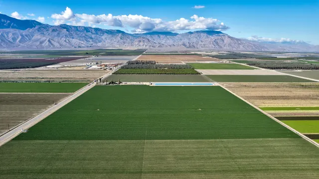 a view of a tennis court