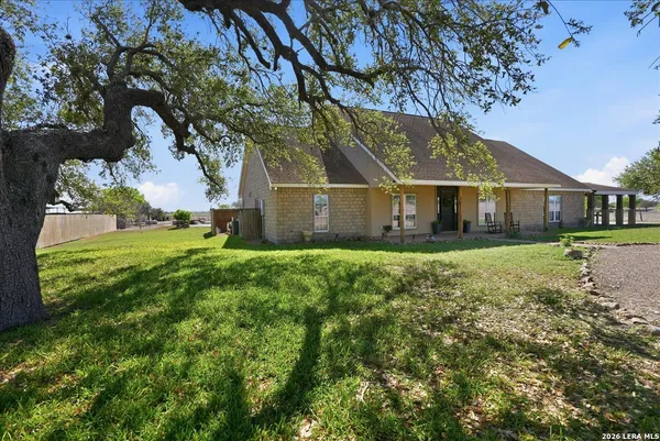 $1,038,000 | 279 Cr 302 George West Tx 78022, George West, TX 78022