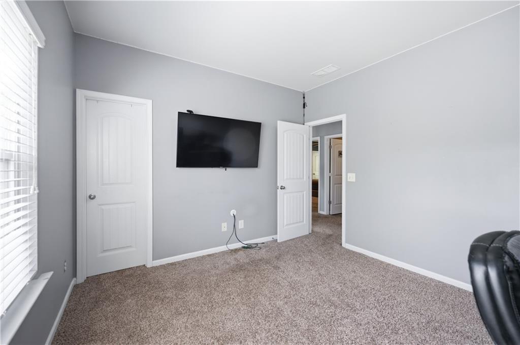 291 Boulder Run Hiram, GA 30141 - Photo 28 of 46 a view of livingroom with workspace