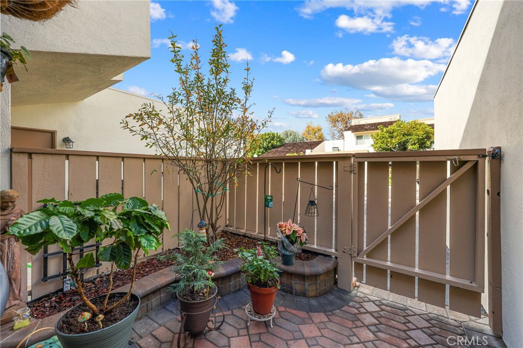360 Meadow Court Brea, CA 92821 - Photo 21 of 41 Planter in patio