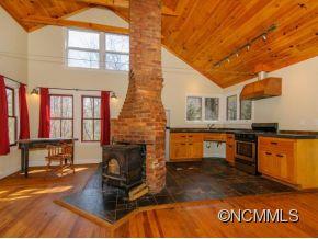85 Johnny Marlow Road Fairview, NC 28730 - Photo 7 of 22 Gallery Image 7