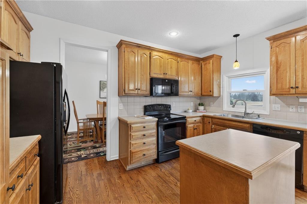 20729 South Barker Road Spring Hill, KS 66083 - Photo 15 of 54