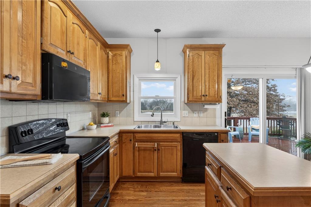 20729 South Barker Road Spring Hill, KS 66083 - Photo 17 of 54