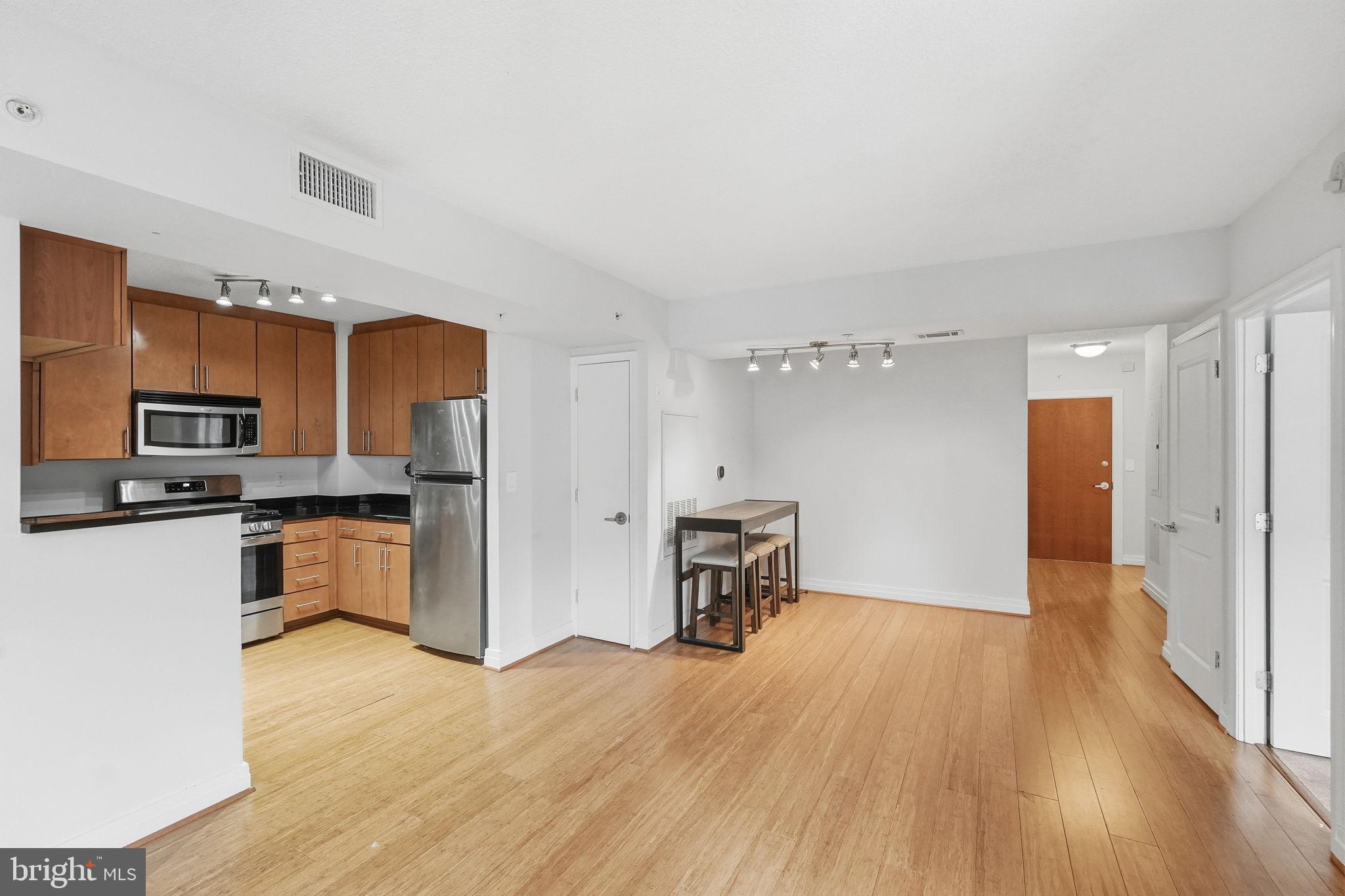 915 E Street Northwest, Unit 1003 Washington, DC 20004 - Photo 11 of 23