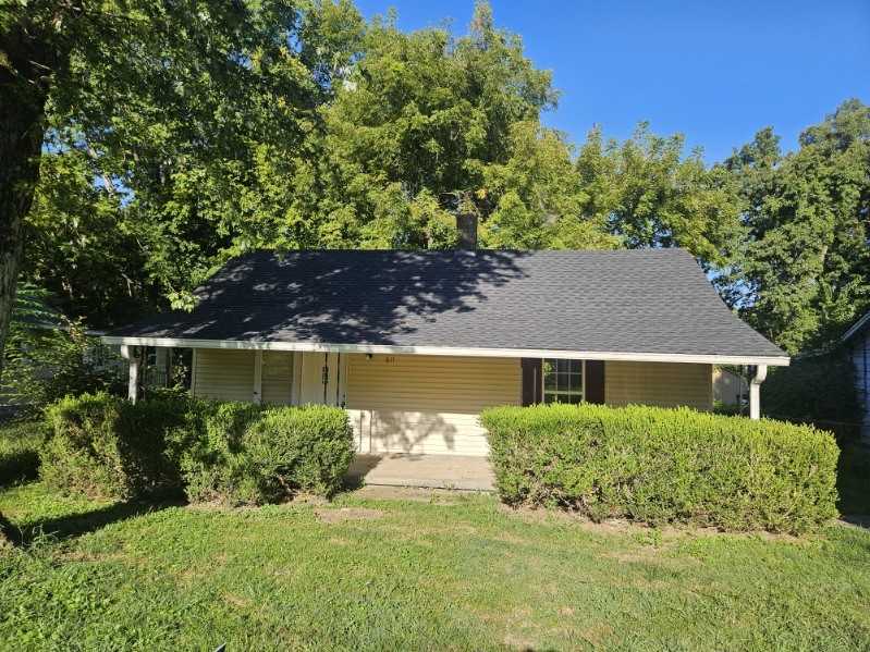 611 Smith Street Springfield, TN 37172 - Photo 1 of 9 Gallery Image 1
