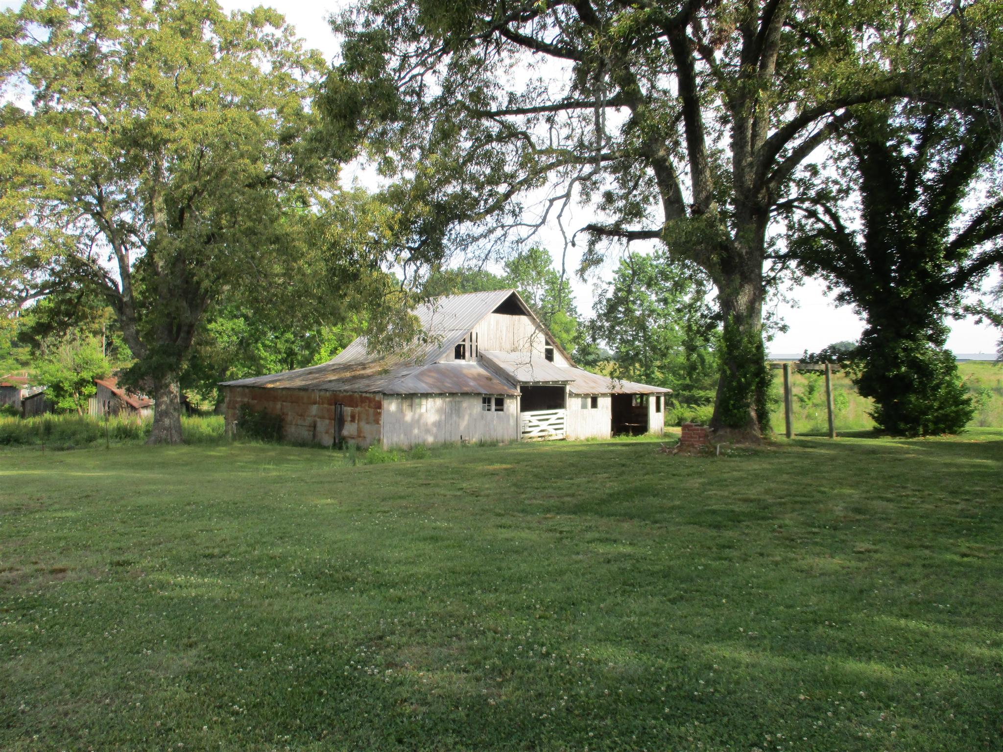 29 Owens Road Five Points, TN 38457 - Photo 4 of 26 a front view of a house with a garden