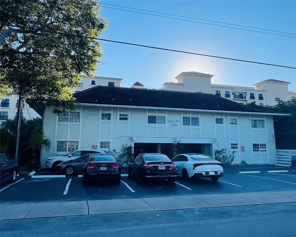 $1,850 | 2404 Northeast 33rd Avenue, Unit 11, Fort Lauderdale, FL 33305