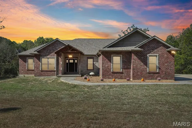 $580,000 | 4445 Cedar Tree Lane, De Soto, MO 63020