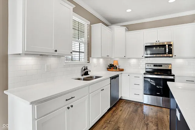 $320,000 | 1684 Hedley Way West, Avon, IN 46123