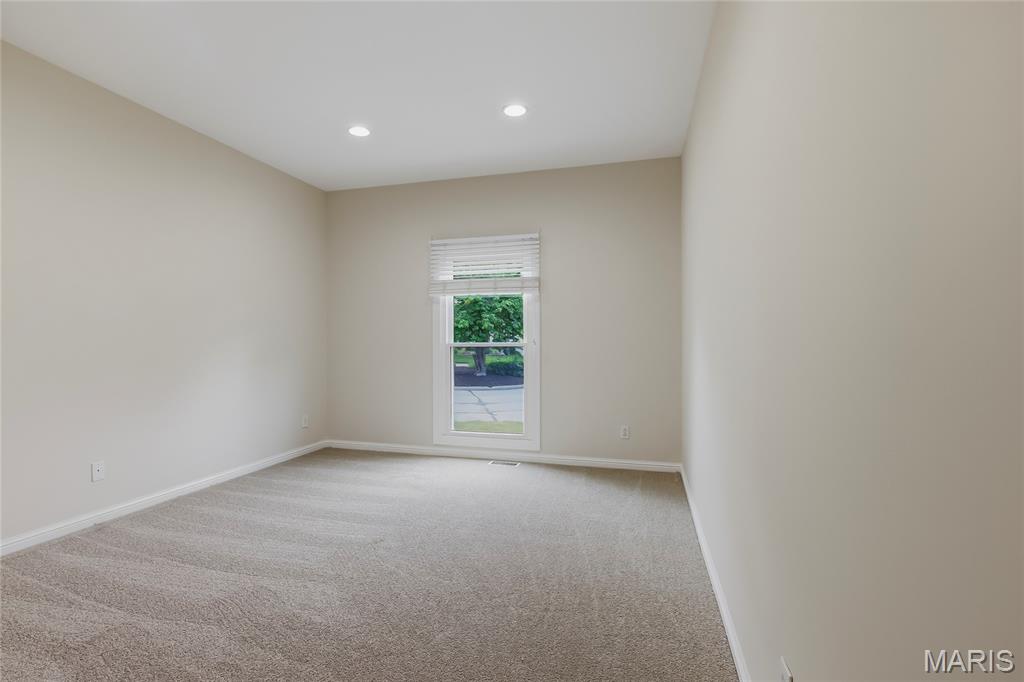 1600 Baxter Forest Ridge Court Chesterfield, MO 63005 - Photo 14 of 38