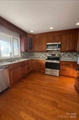 $633,000 | 5900 Foxcrest Drive, Mint Hill, NC 28227