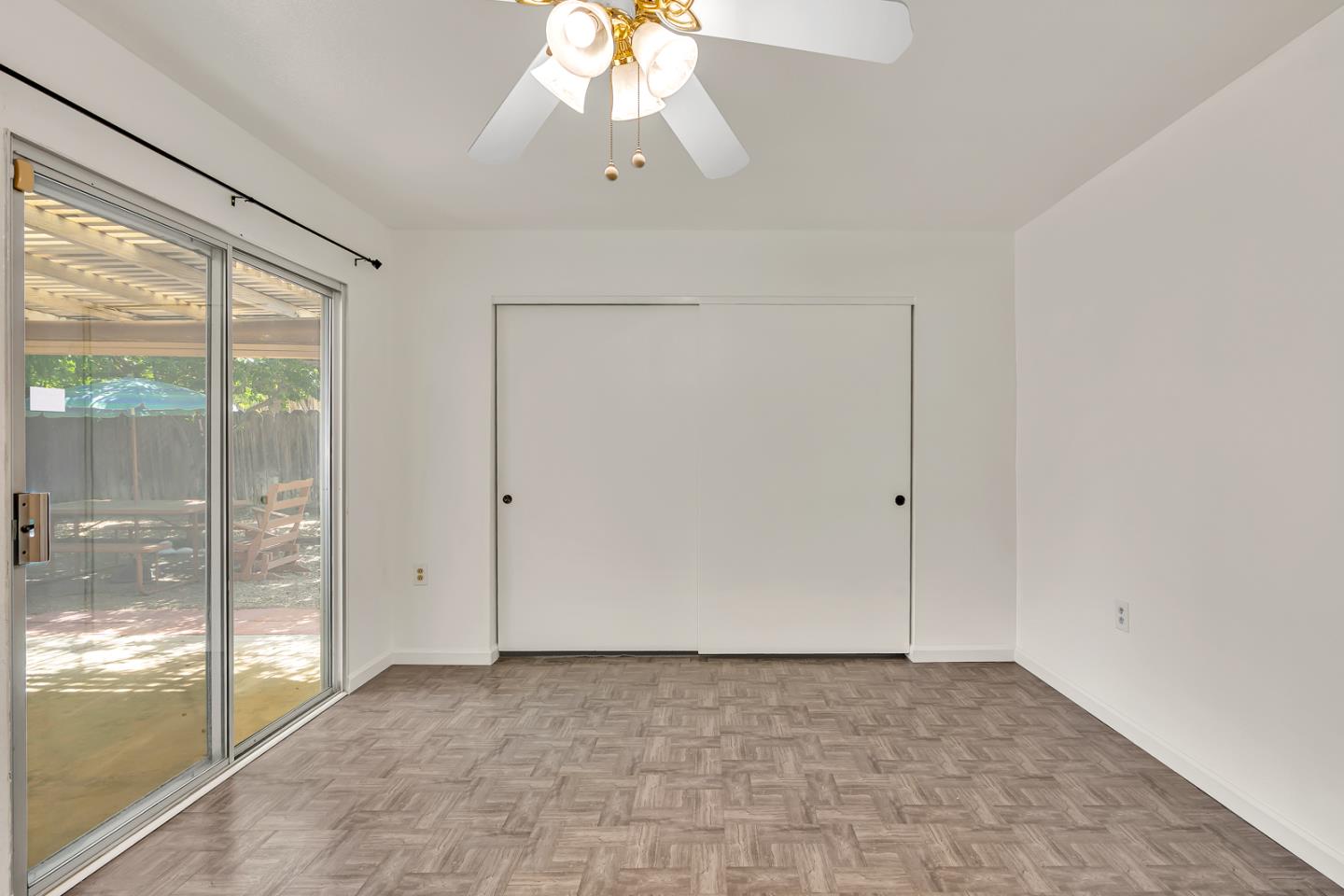 1351 Chukar Street Los Banos, CA 93635 - Photo 19 of 34 a view of an empty room and window