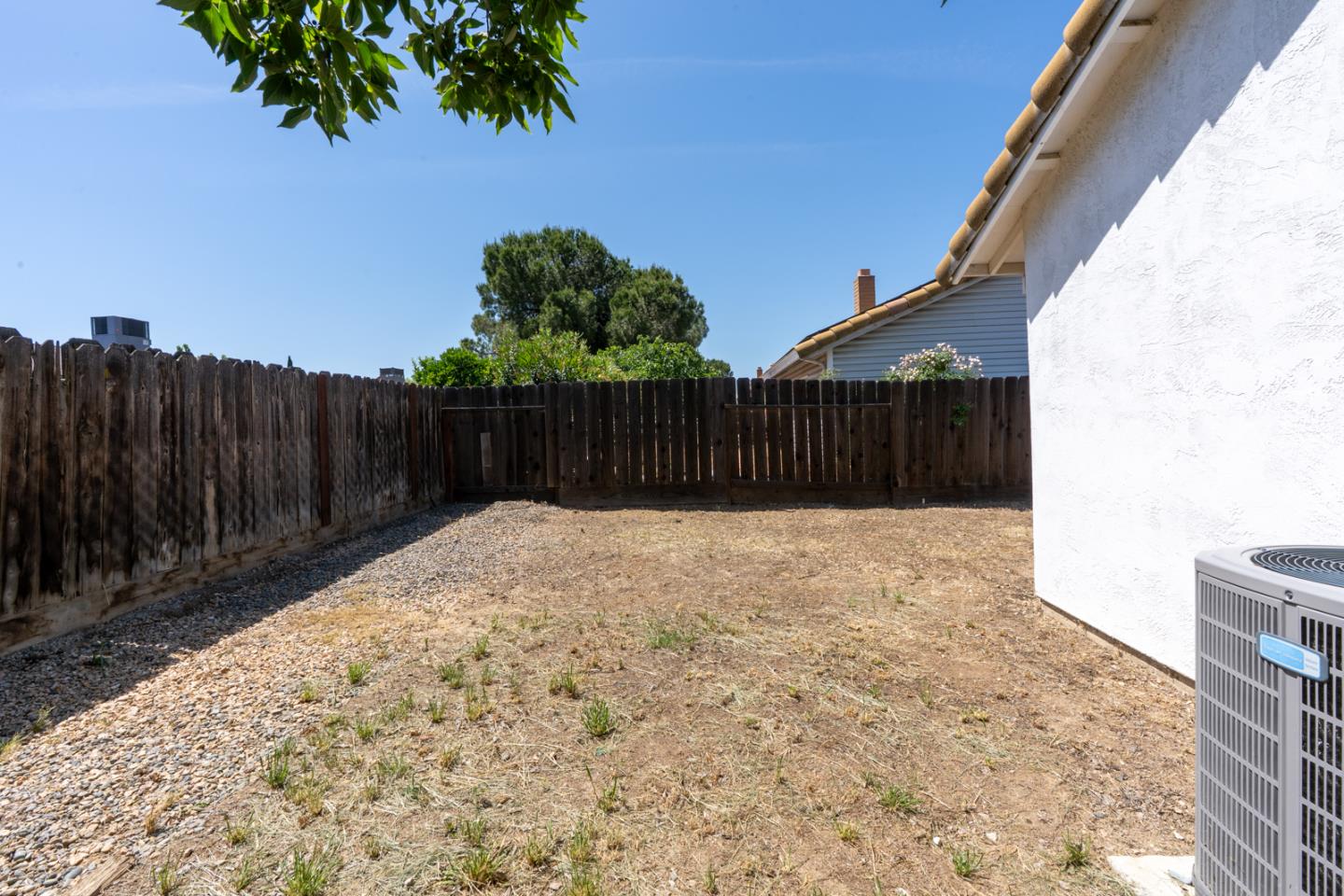 1351 Chukar Street Los Banos, CA 93635 - Photo 33 of 34 a view of wooden fence