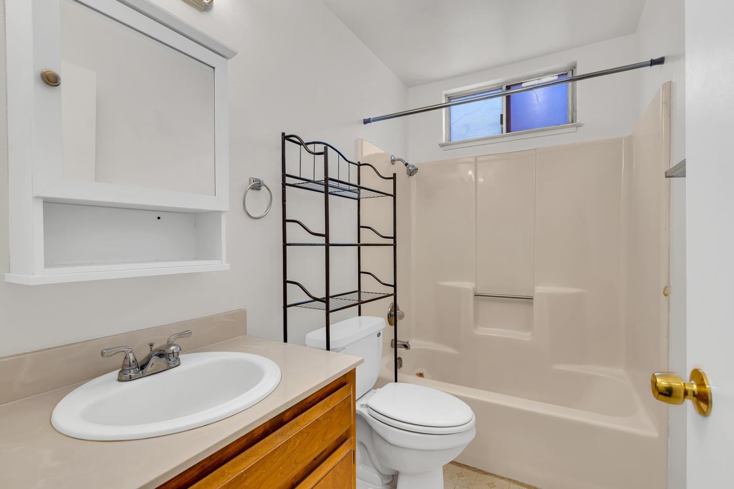 1351 Chukar Street Los Banos, CA 93635 - Photo 9 of 34 a bathroom with a sink toilet and shower