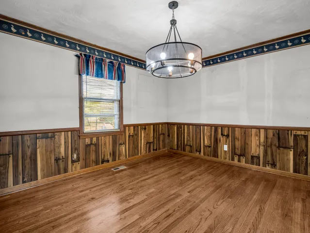 $220,000 | 127 Crystal Drive, Cowpens, SC 29330