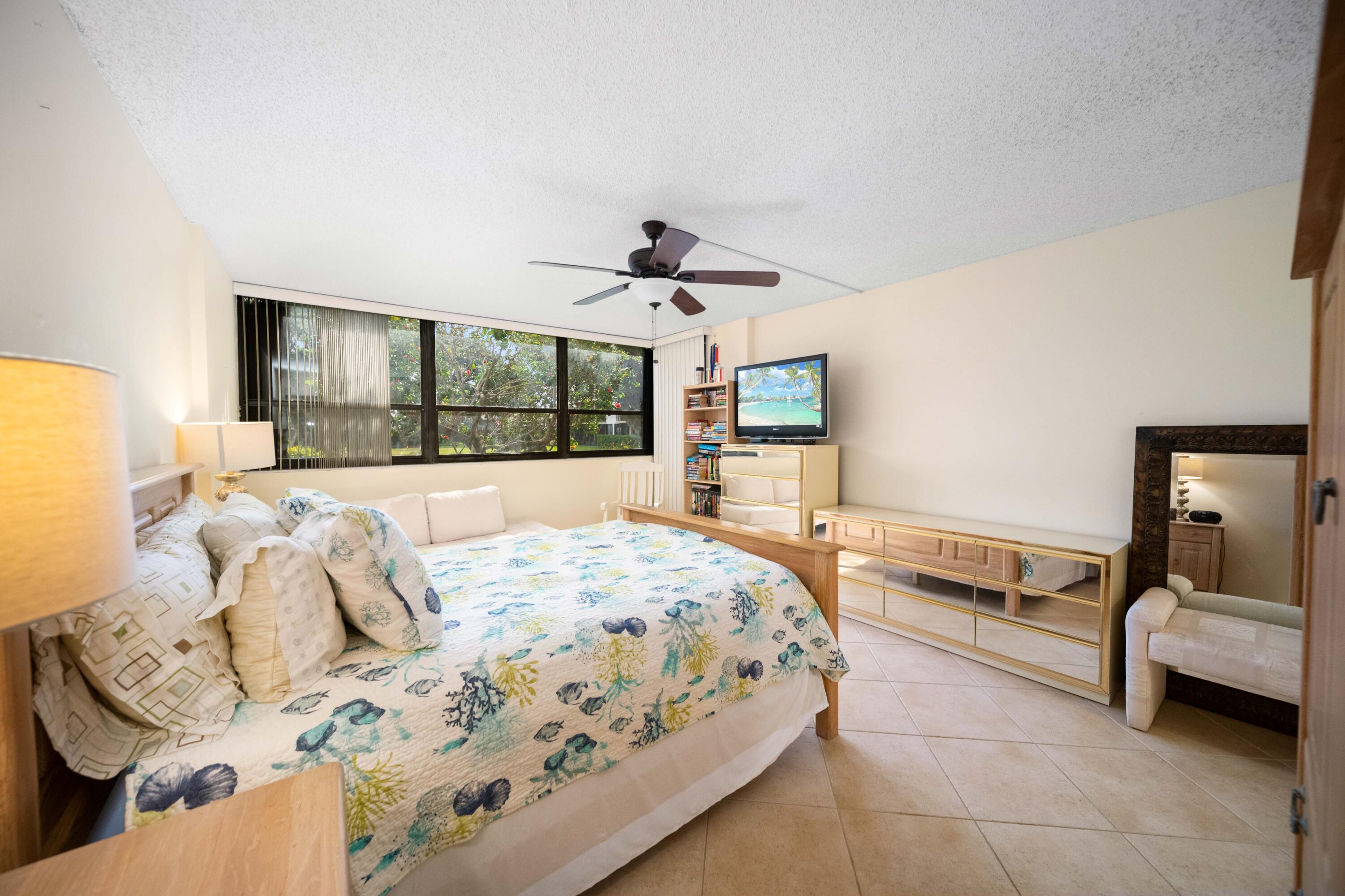 899 Jeffery Street, Unit 107 Boca Raton, FL 33487 - Photo 20 of 43 FXX_9514