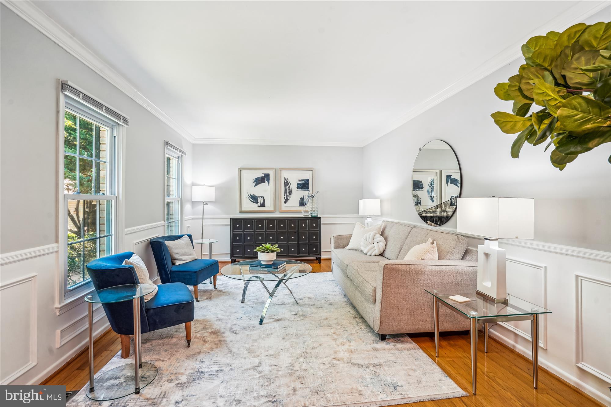 8322 Cushing Court Springfield, VA 22153 - Photo 5 of 57 Living Room