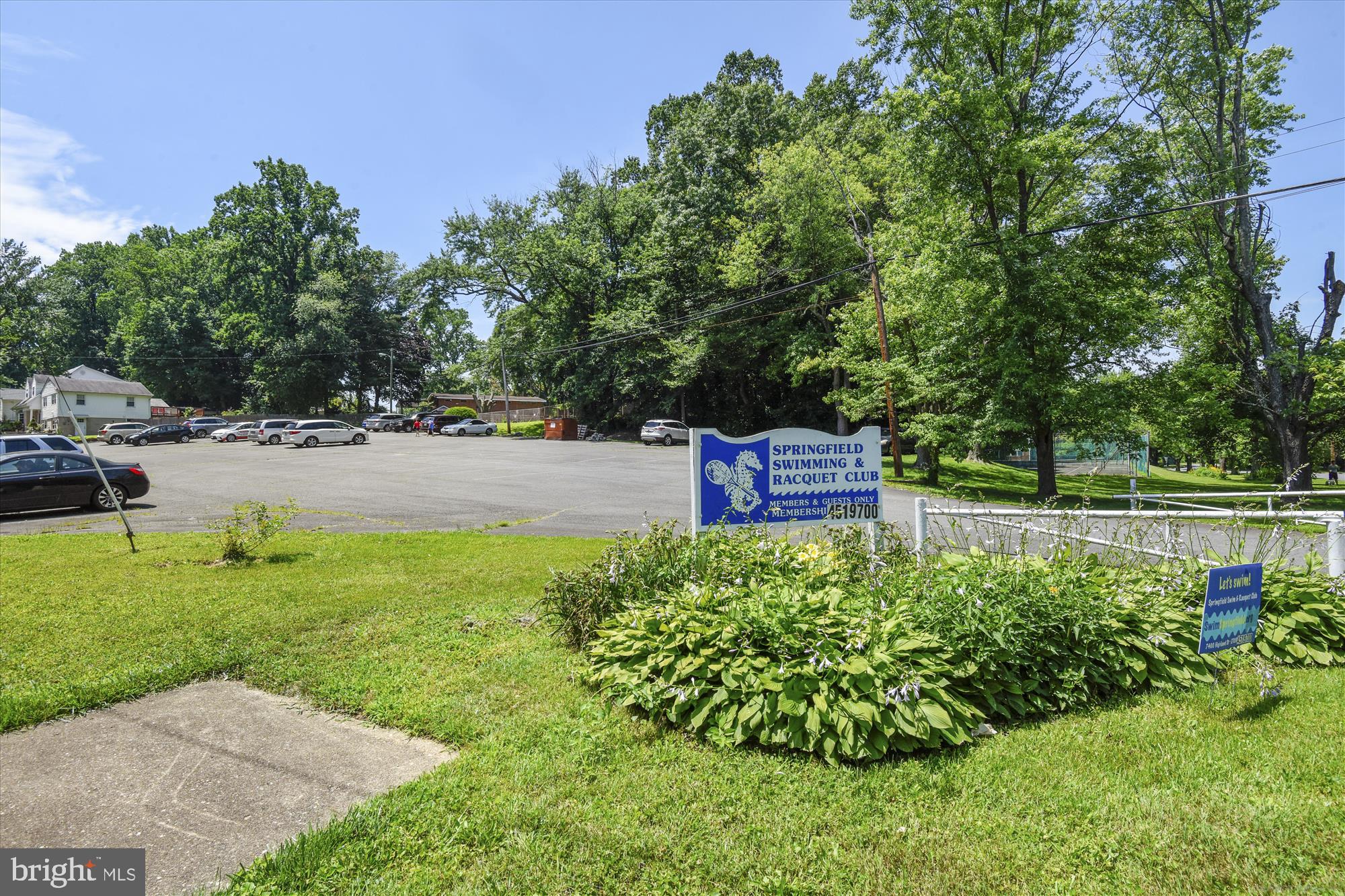 8322 Cushing Court Springfield, VA 22153 - Photo 52 of 57 a view of a garden with a fountain