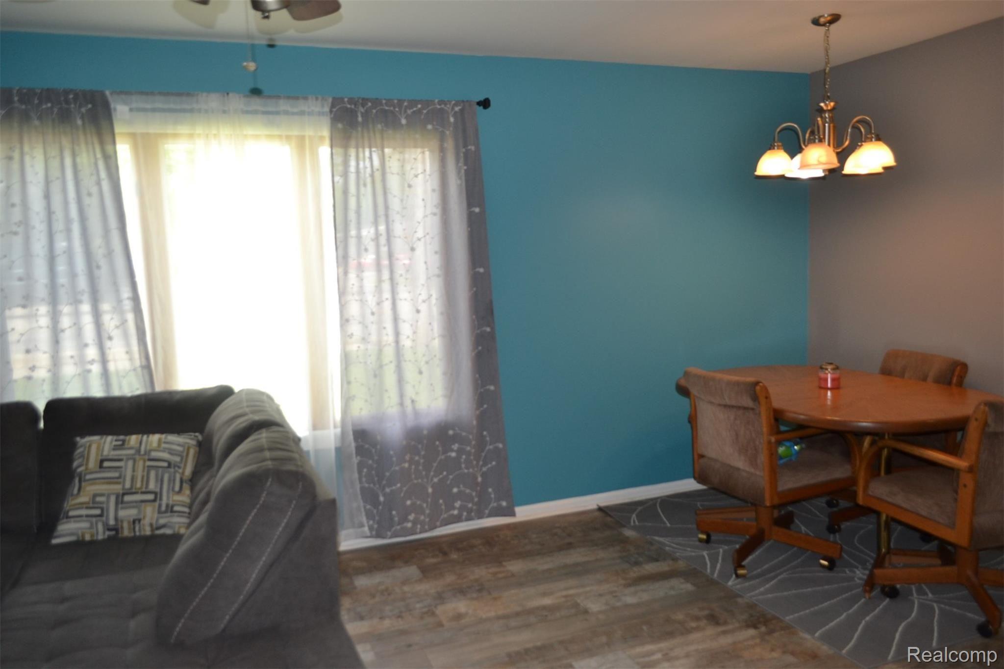 5116 Morrish Road Swartz Creek, MI 48473 - Photo 5 of 35 DSC_0192.JPG