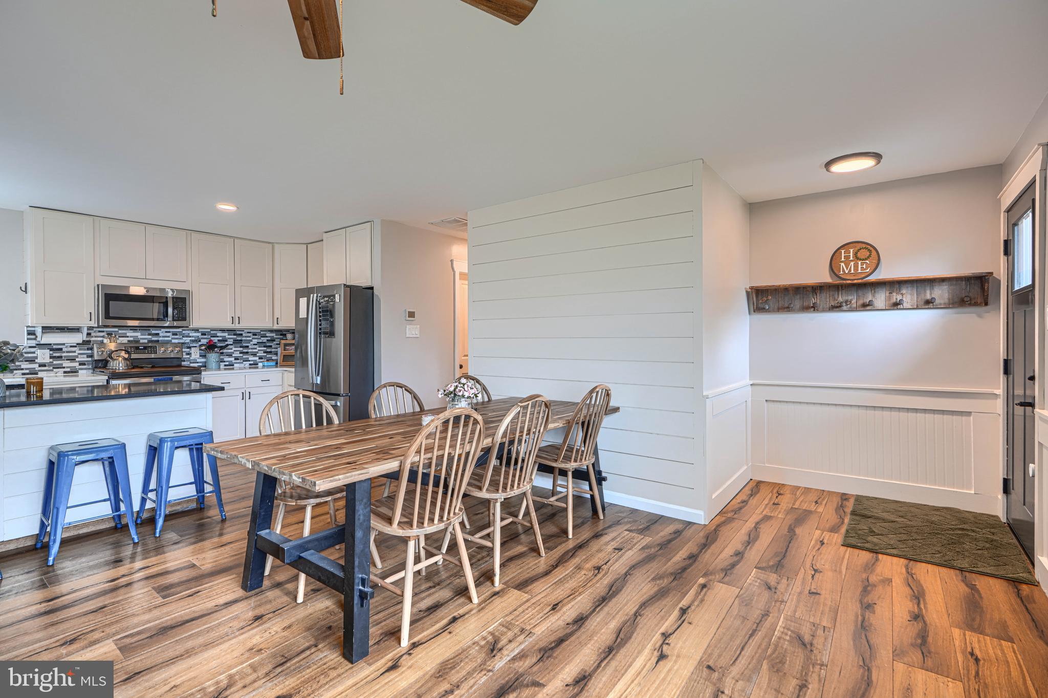 1813 Potomac Road Edgewater, MD 21037 - Photo 13 of 101 Kitchen island with dining space