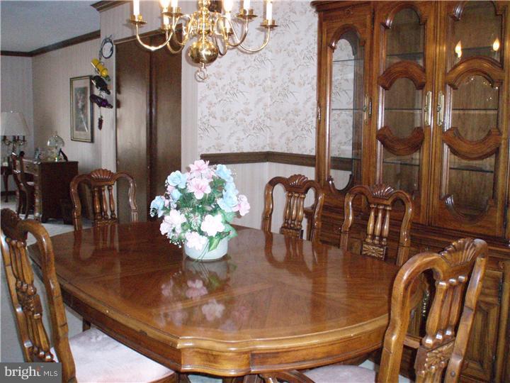 12753 Hollins Road Philadelphia, PA 19154 - Photo 3 of 17 Dining Room