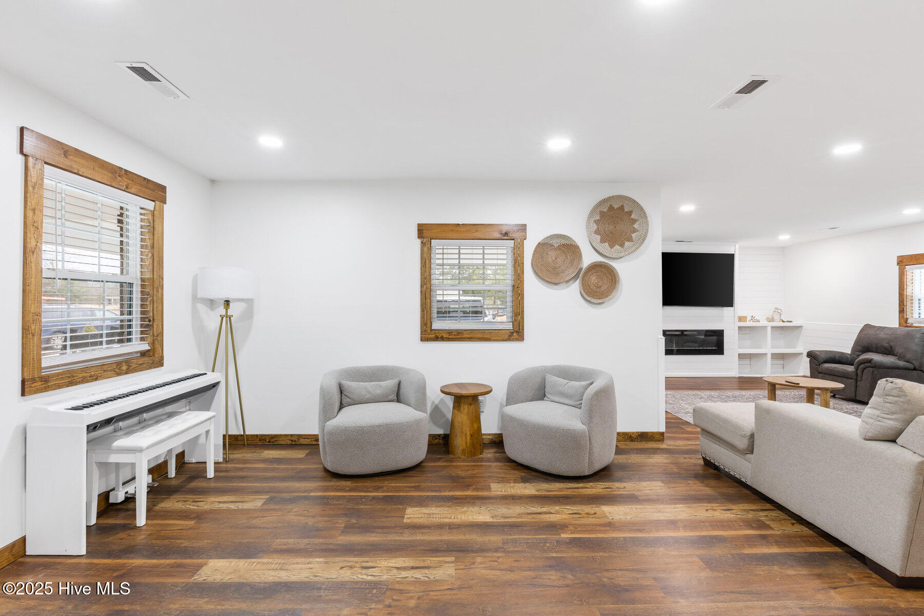 16214 Old Lake Road Riegelwood, NC 28456 - Photo 17 of 34 017_16214_old_lake_road-17_696