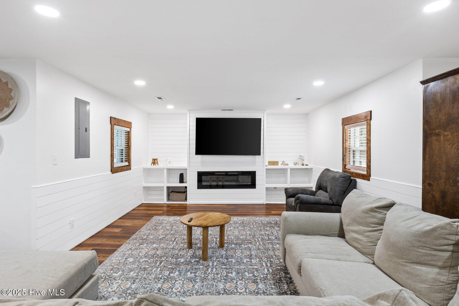 16214 Old Lake Road Riegelwood, NC 28456 - Photo 5 of 34 005_16214_old_lake_road-5_311