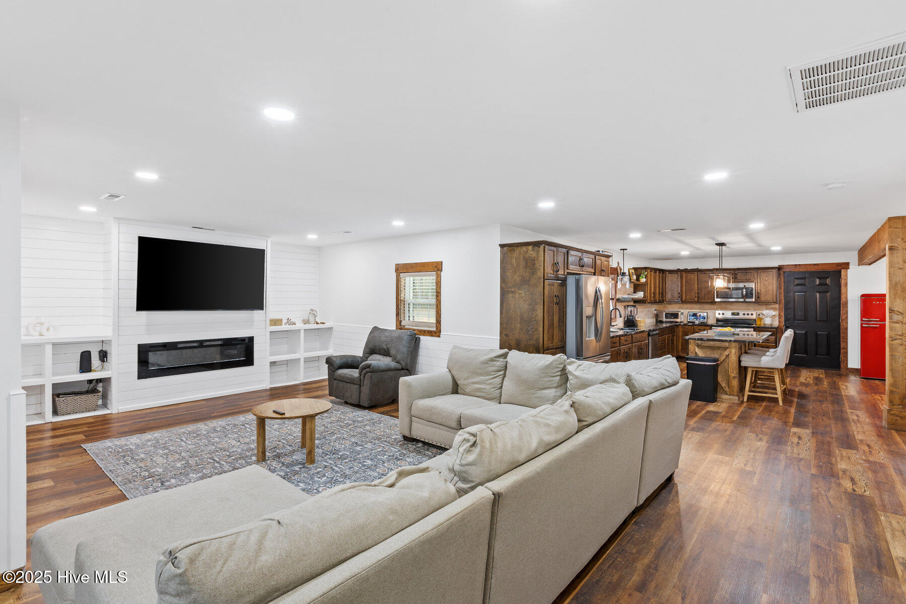 16214 Old Lake Road Riegelwood, NC 28456 - Photo 6 of 34 006_16214_old_lake_road-6_674