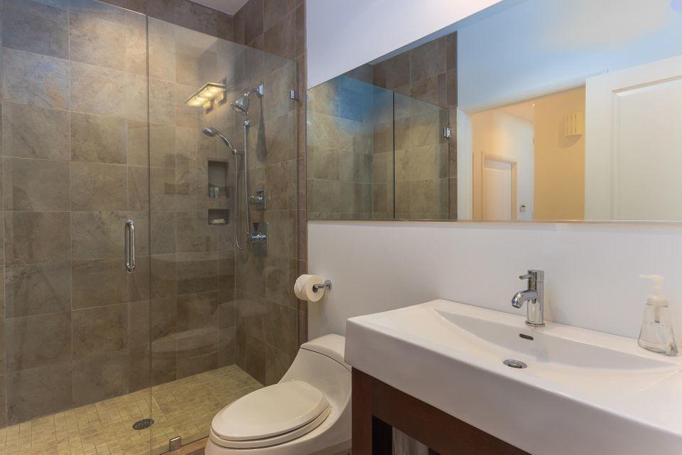 643 Turley Mills Drive Rutledge, TN 37861 - Photo 23 of 38 643 Turley Mills Bath 2
