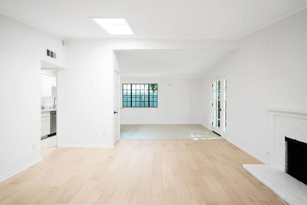 460 San Ysidro Road, Unit G Montecito, CA 93108 - Photo 6 of 22 Living:Dining from Entry
