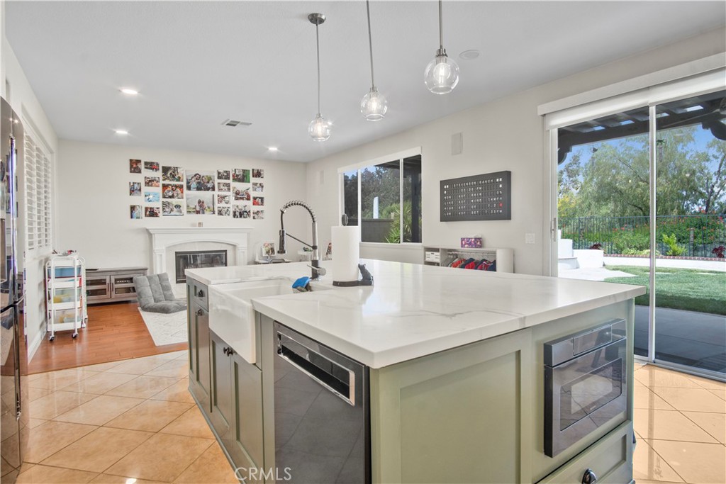 25696 Moore Lane Stevenson Ranch, CA 91381 - Photo 6 of 41