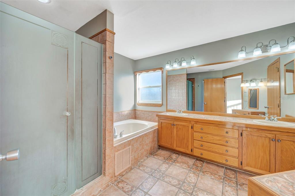 2018 Chelam Way Brandon, FL 33511 - Photo 19 of 40