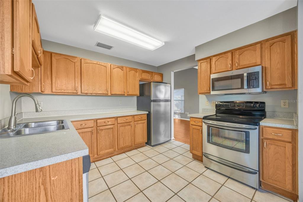 2018 Chelam Way Brandon, FL 33511 - Photo 8 of 40