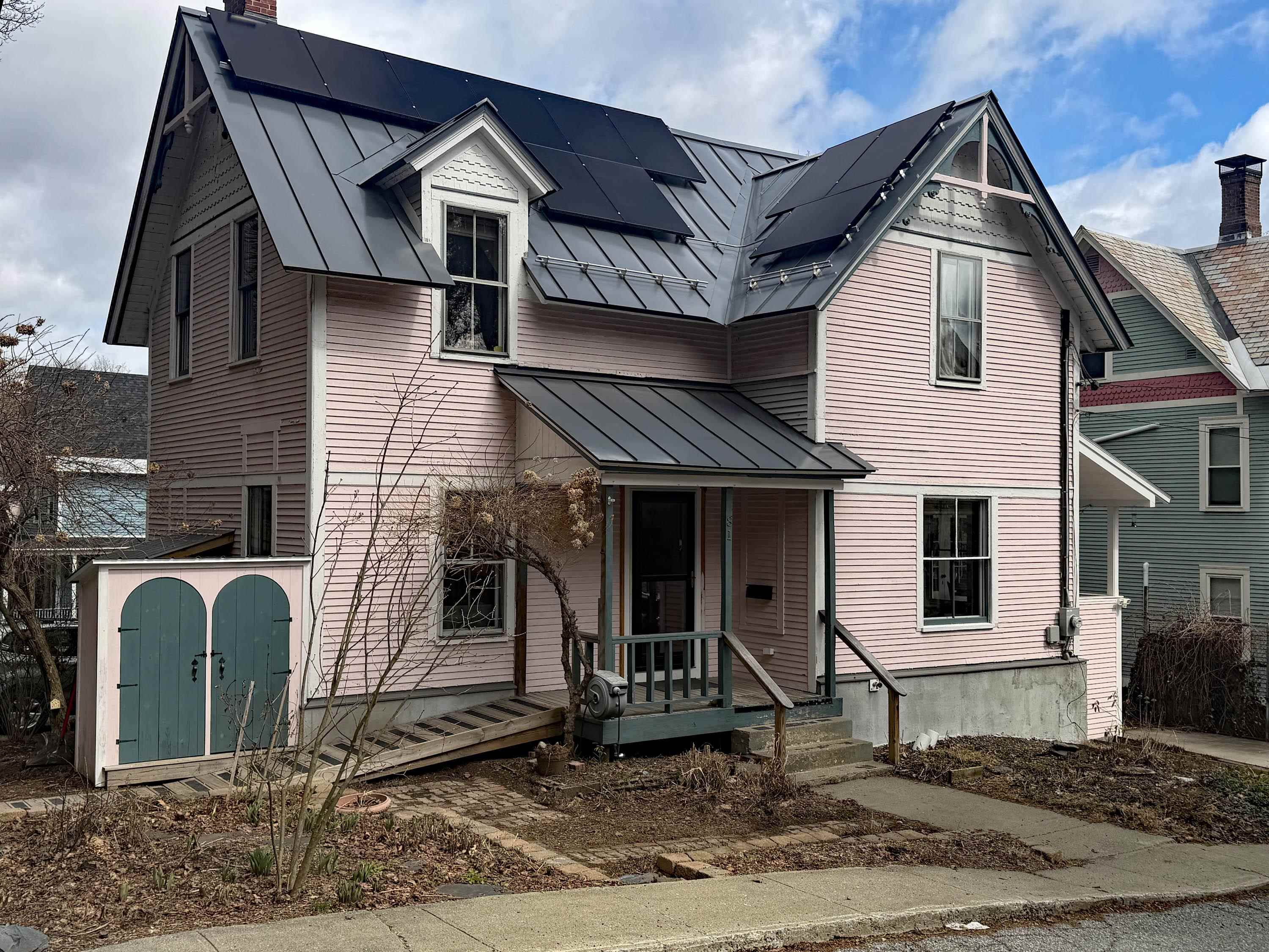 81 Chapin Street Brattleboro, VT 05301 - Photo 1 of 27