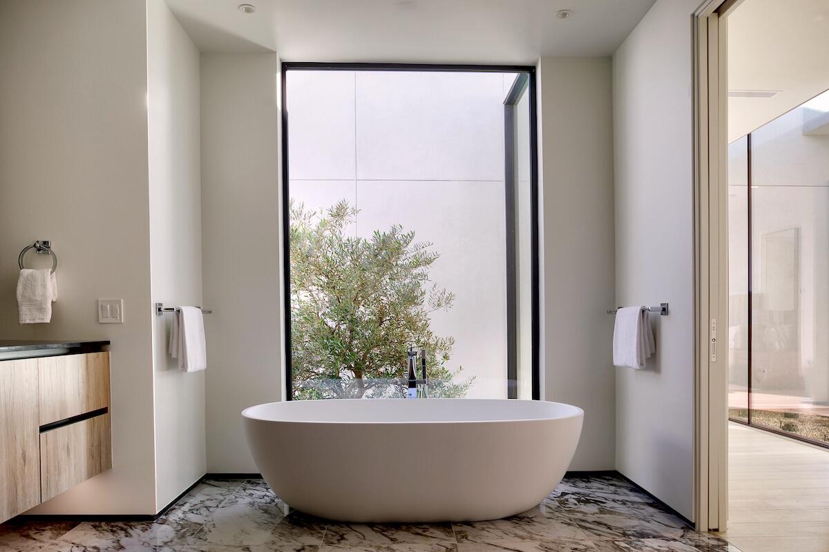 14 Via Linea Rancho Mirage Ca Rancho Mirage, CA 92270 - Photo 8 of 15 Main Bath