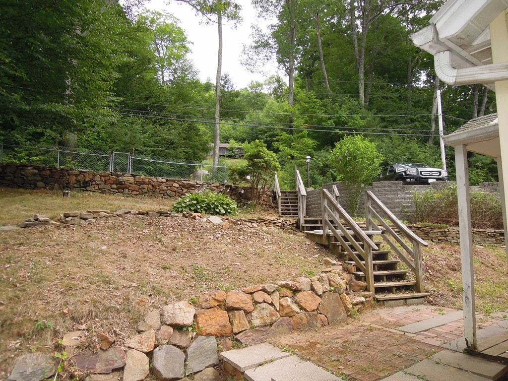 11 Vinton Road Holland, MA 01521 - Photo 5 of 22