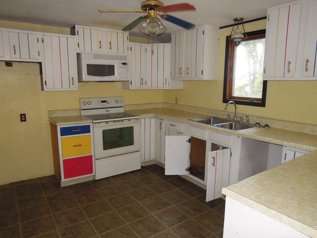 11 Vinton Road Holland, MA 01521 - Photo 7 of 22