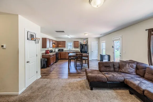 $247,900 | 233 Wayfair Lane, Wellford, SC 29385