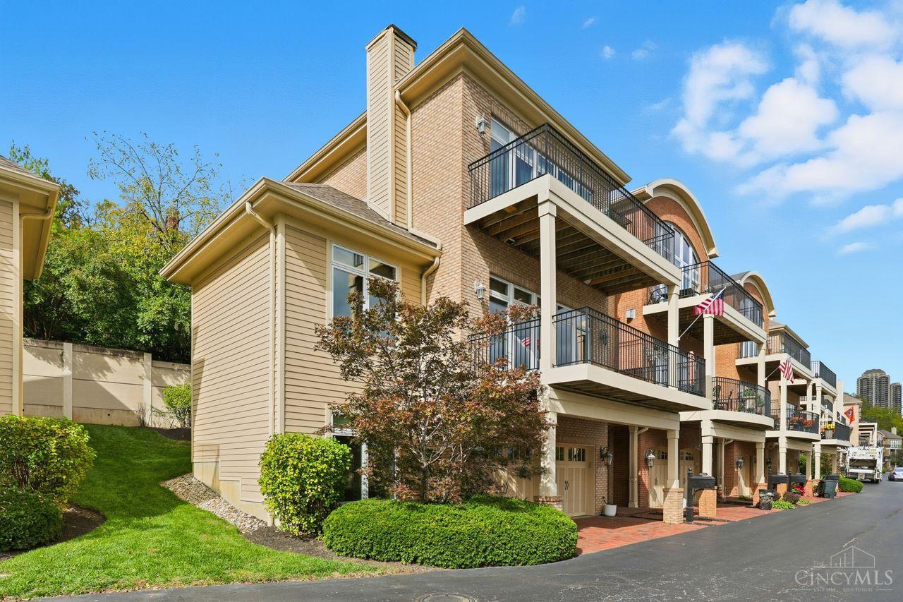 1430 Riverside Drive Cincinnati, OH 45202 - Photo 2 of 58