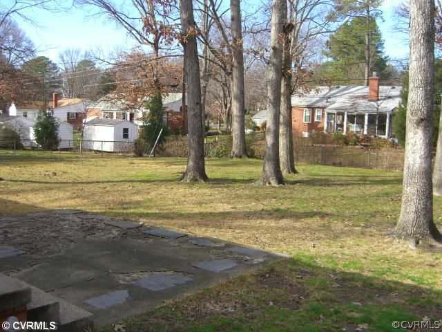 1916 Dresden Road Henrico, VA 23229 - Photo 9 of 10 Yard/Garden